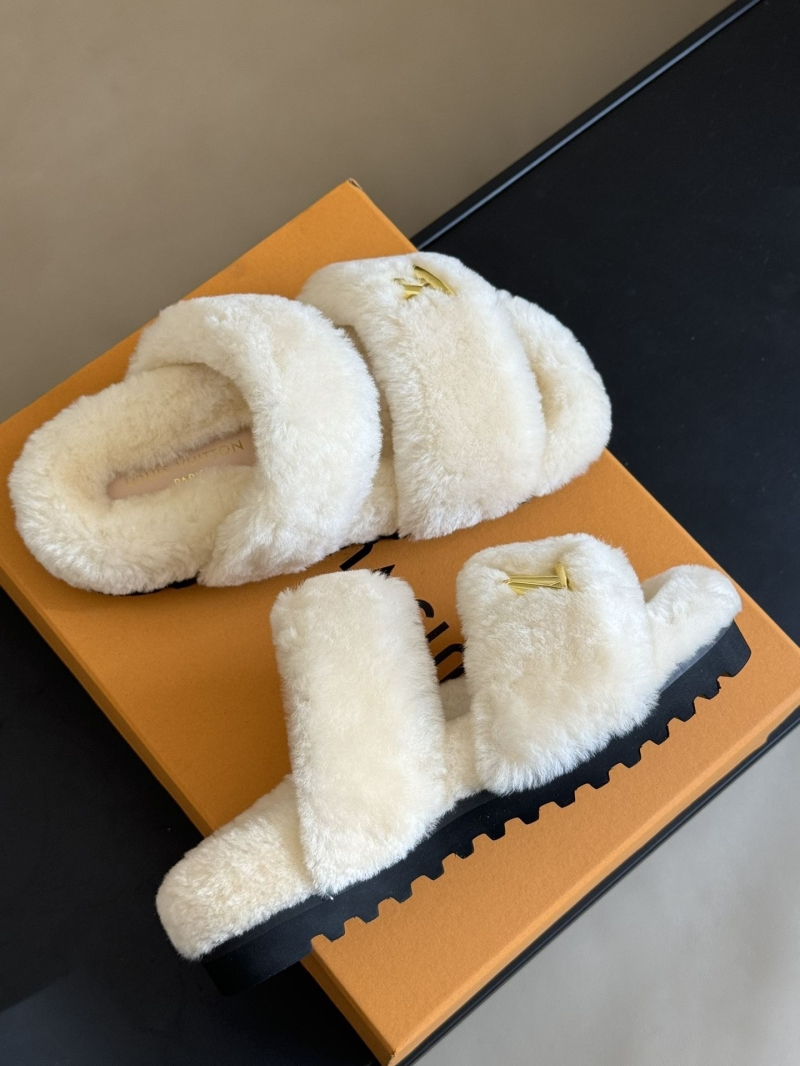 Louis Vuitton Slippers